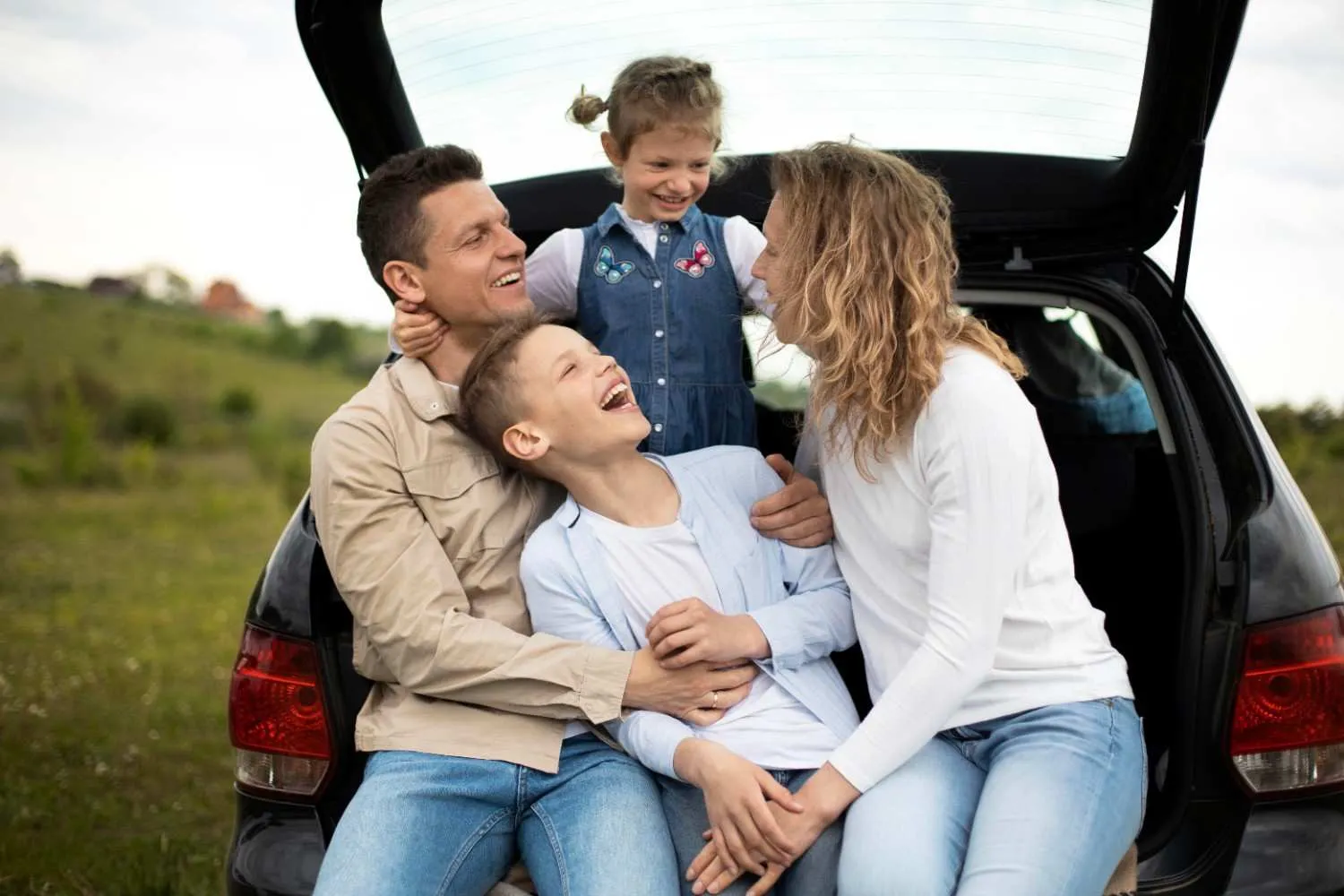 Agent walking a customer through an auto insurance plan